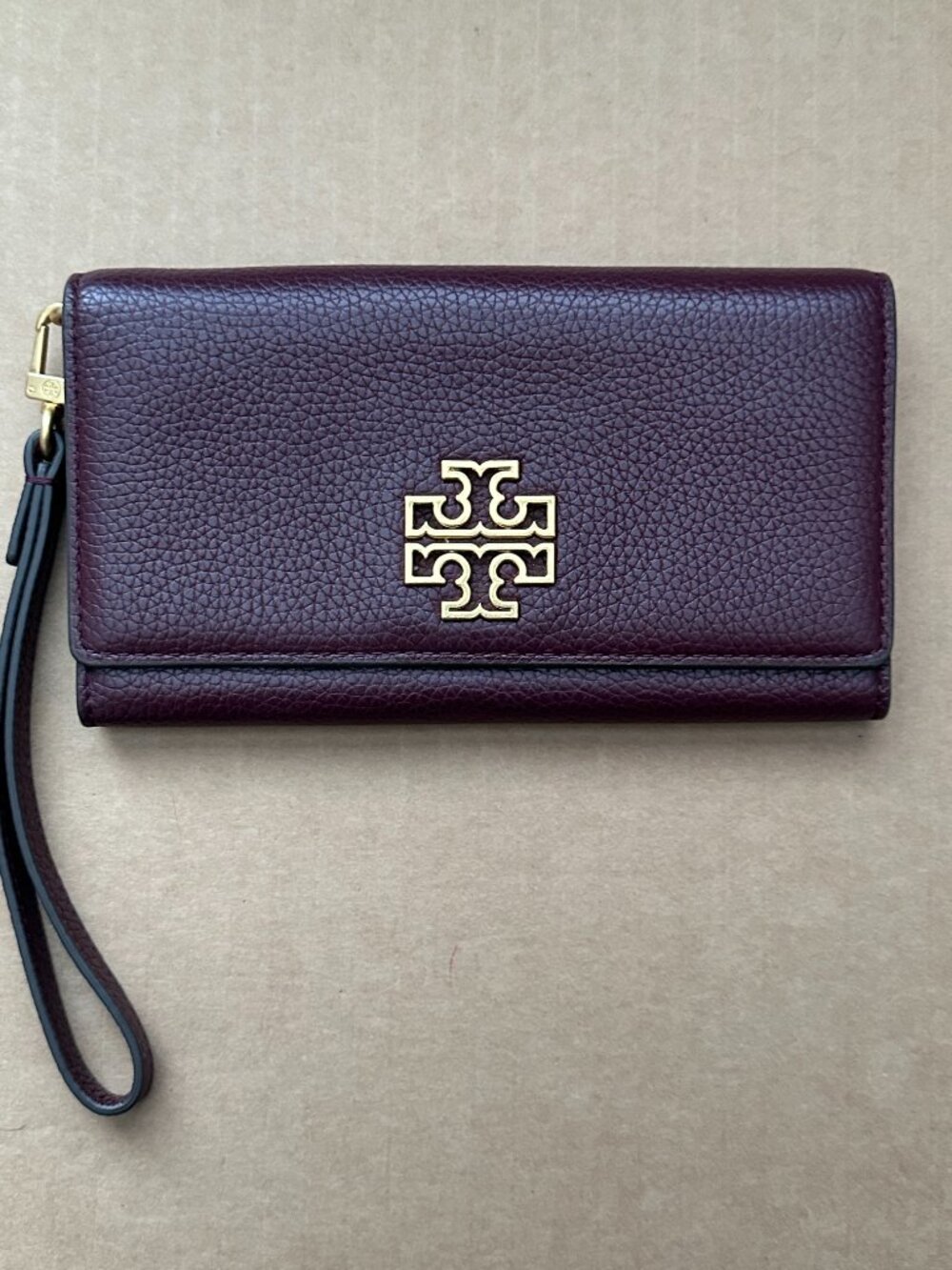 BUNDLE Tory Burch Britten Tote w/ matching wallet in garnet excellent condition! - Picture 8 of 10